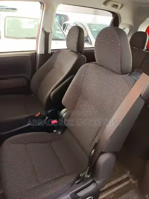 Toyota Spade 2015 Red