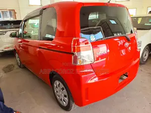 Toyota Spade 2015 Red