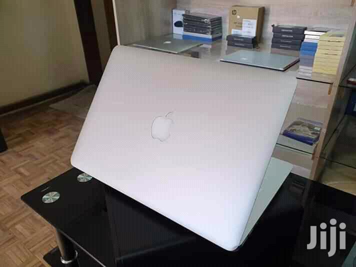 Laptop Apple Macbook Air 4GB Intel Core i5 SSD 256GB