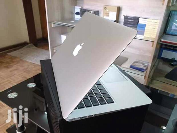 Laptop Apple Macbook Air 4GB Intel Core i5 SSD 256GB - thumbnail 2