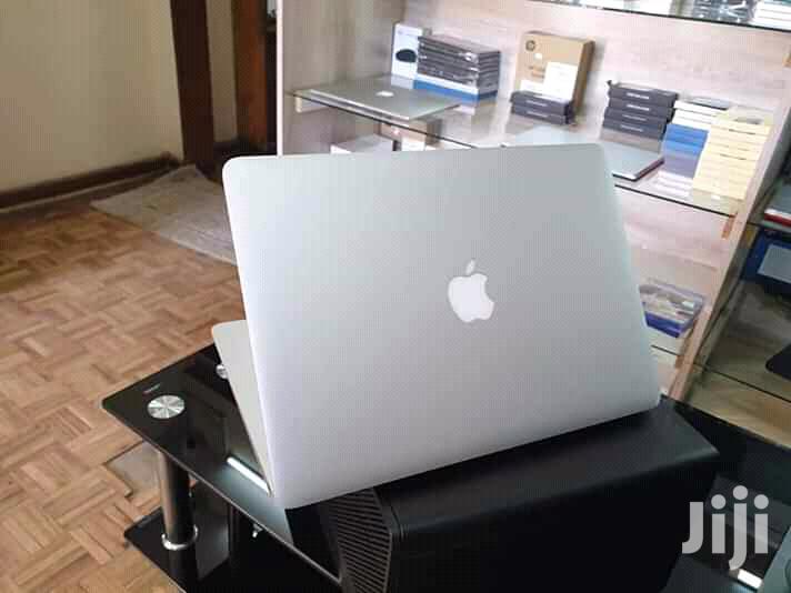 Laptop Apple Macbook Air 4GB Intel Core i5 SSD 256GB