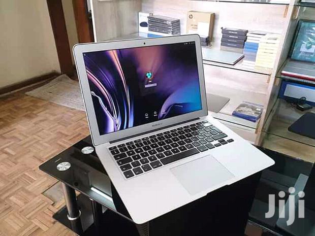 Laptop Apple Macbook Air 4GB Intel Core i5 SSD 256GB