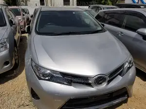 Toyota Auris 2014 Silver