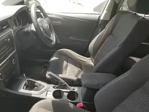 Toyota Auris 2014 Silver