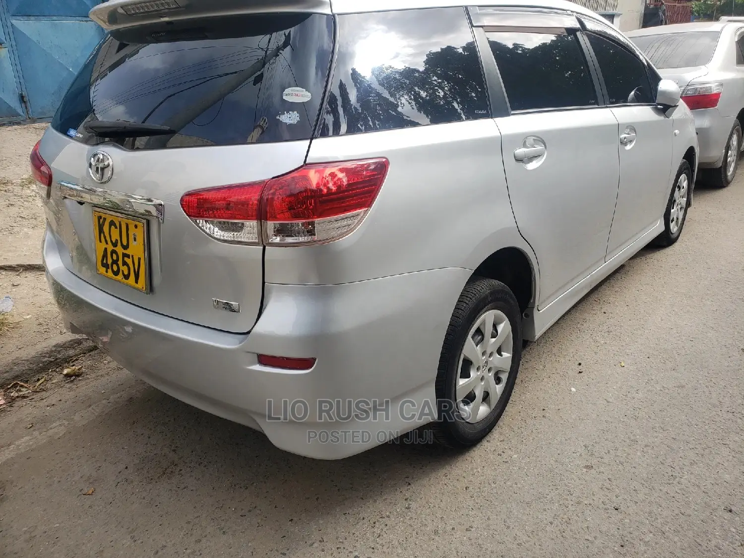 Toyota Wish 2012 Silver