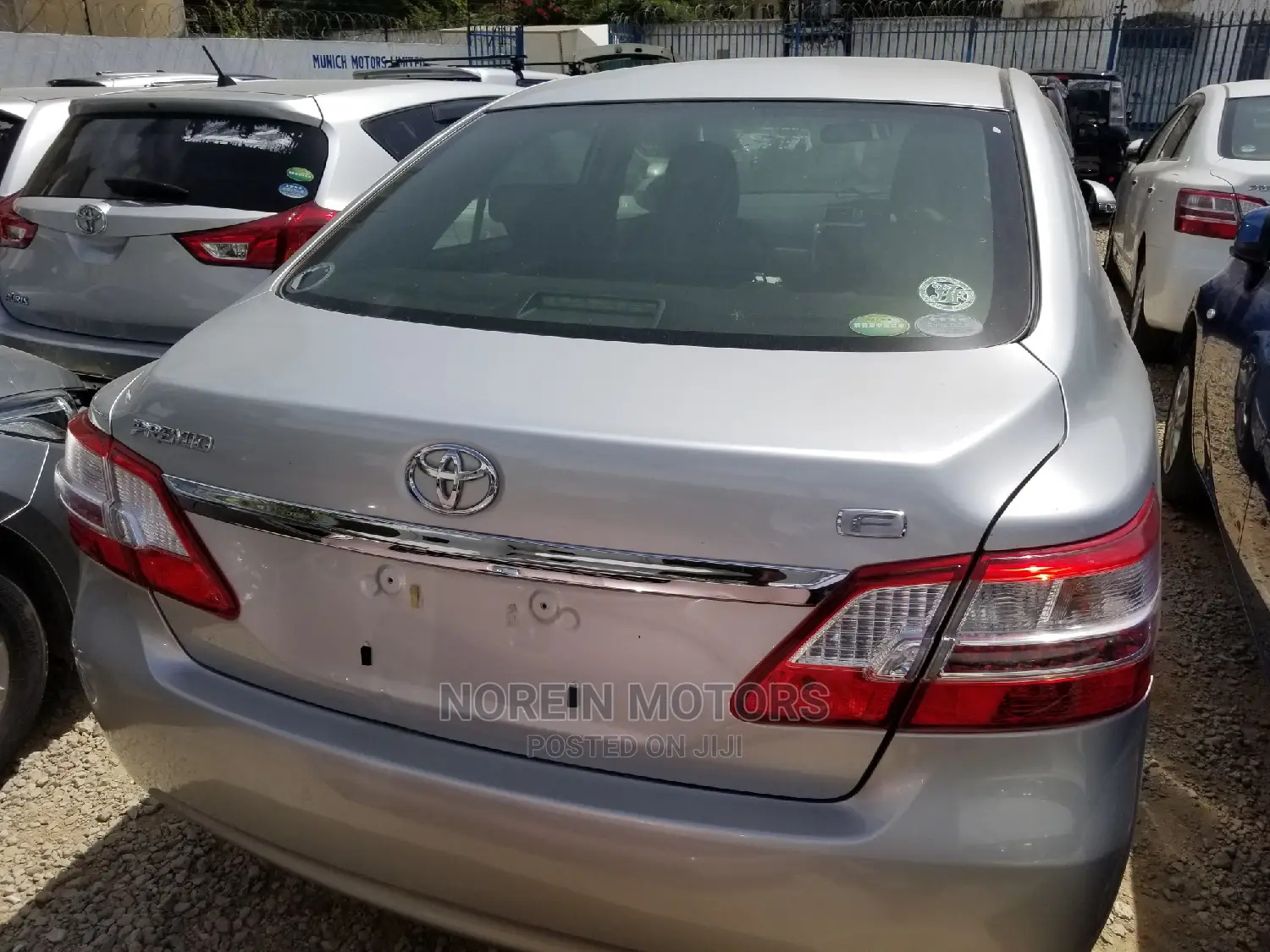 Toyota Premio 2014 Silver