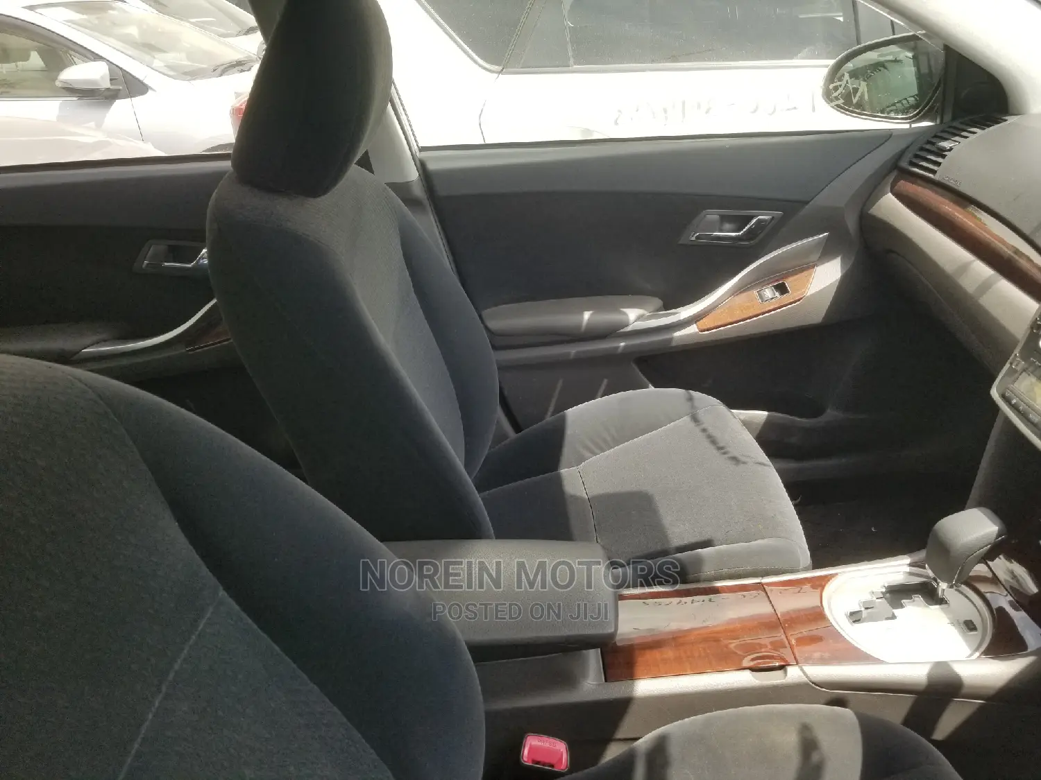 Toyota Premio 2014 Silver