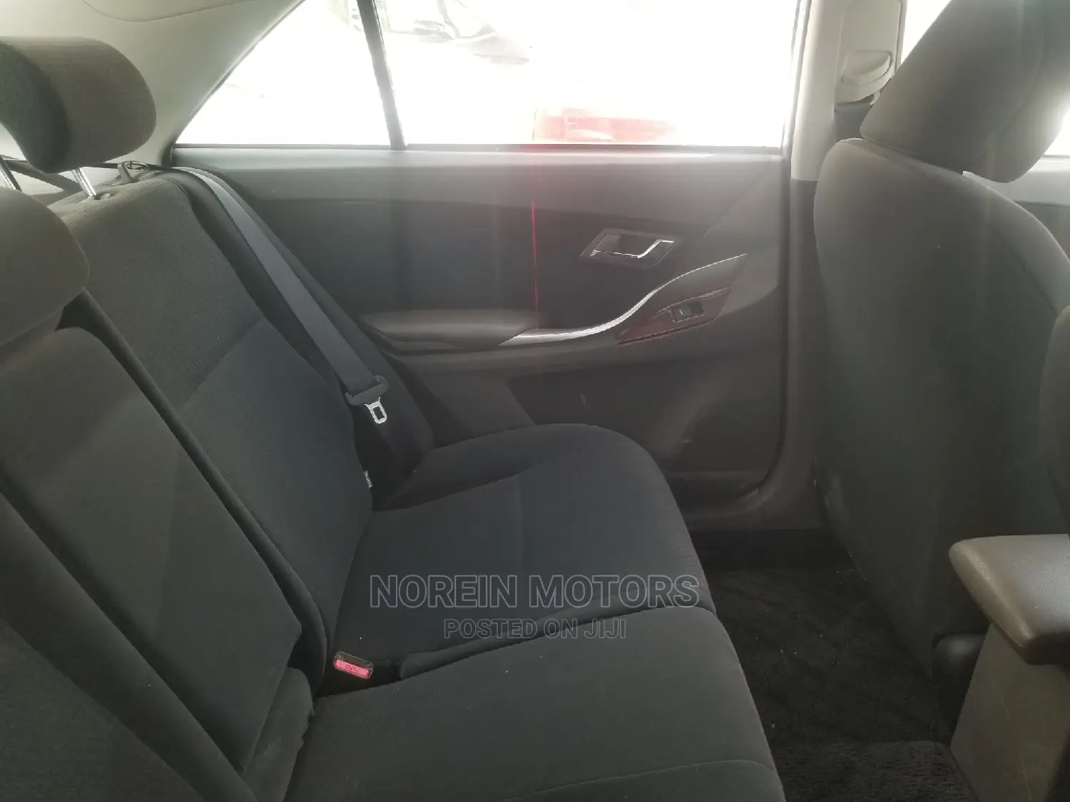 Toyota Premio 2014 Silver