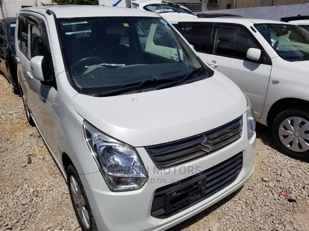Suzuki Wagon 2015 White - thumbnail 4