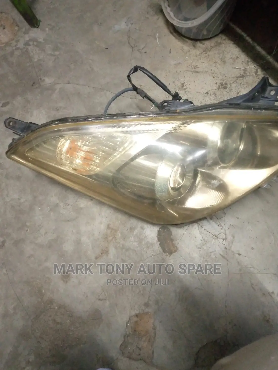 Wish 05 Headlight.