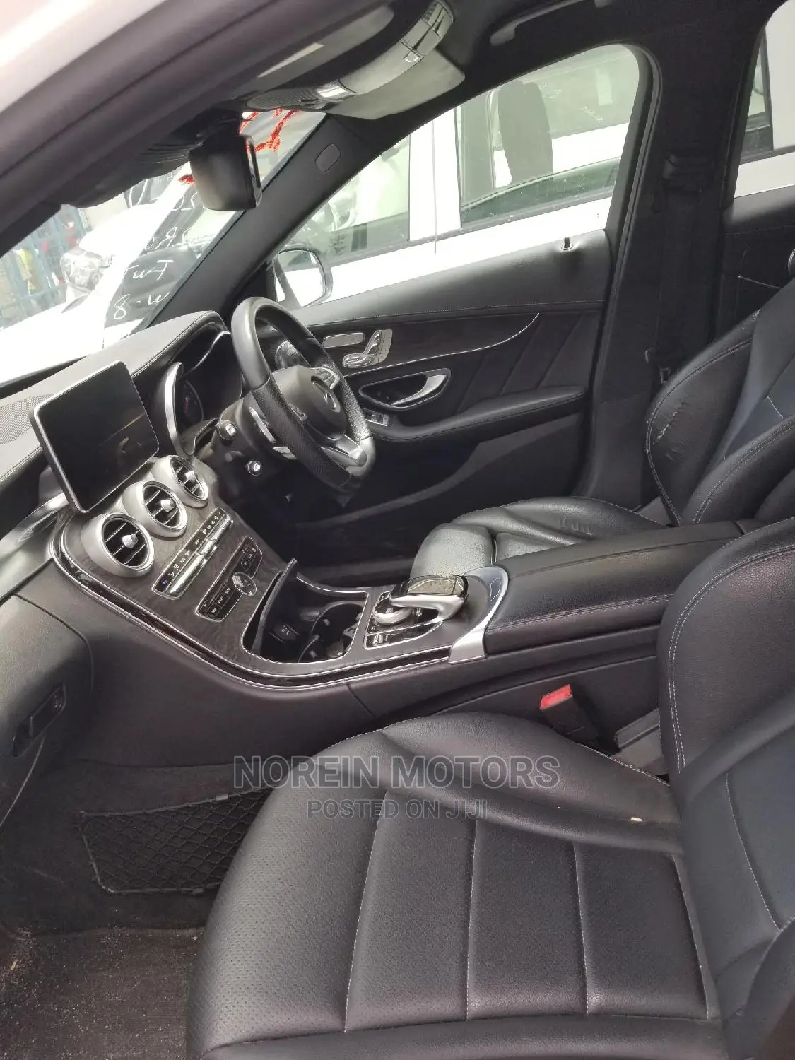 Mercedes-Benz C180 2015 Pearl