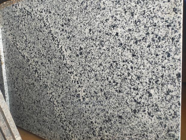 Black and White- Granite - thumbnail 4