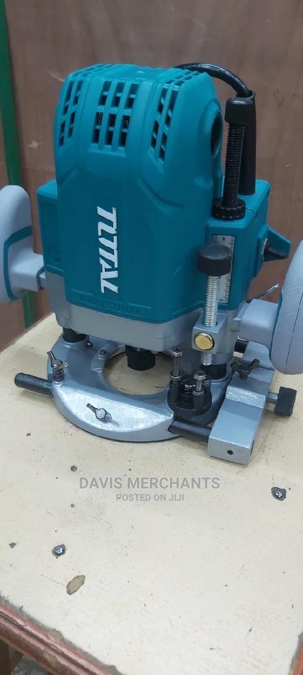 Total Wood Router 2200w