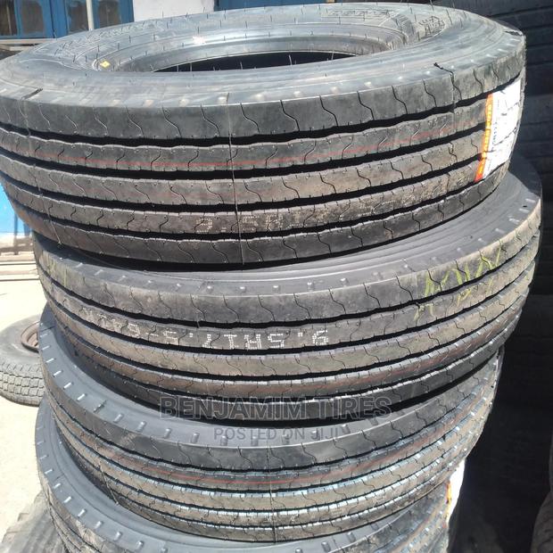 Roadshine Tires Sizes 9.5R17.5 Tubeles 18 Ply Rating.