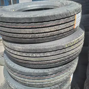 Roadshine Tires Sizes 9.5R17.5 Tubeles 18 Ply Rating.
