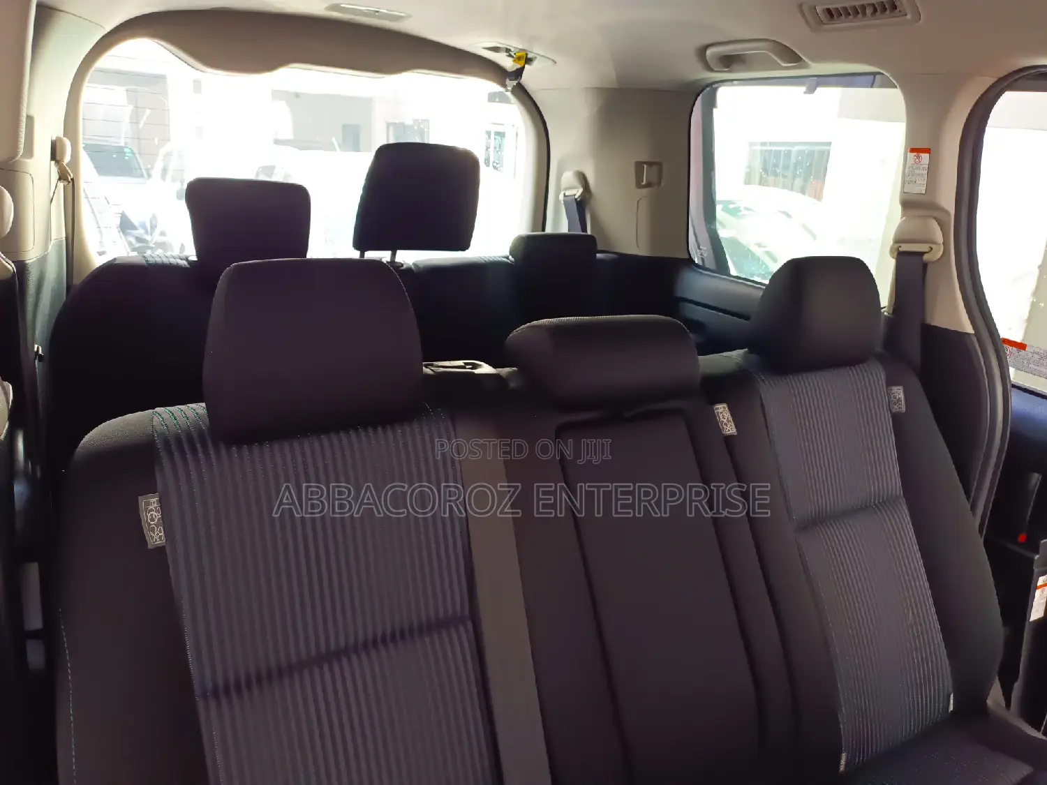 Toyota Noah 2.0 AWD (8 Seater) 2015 Black