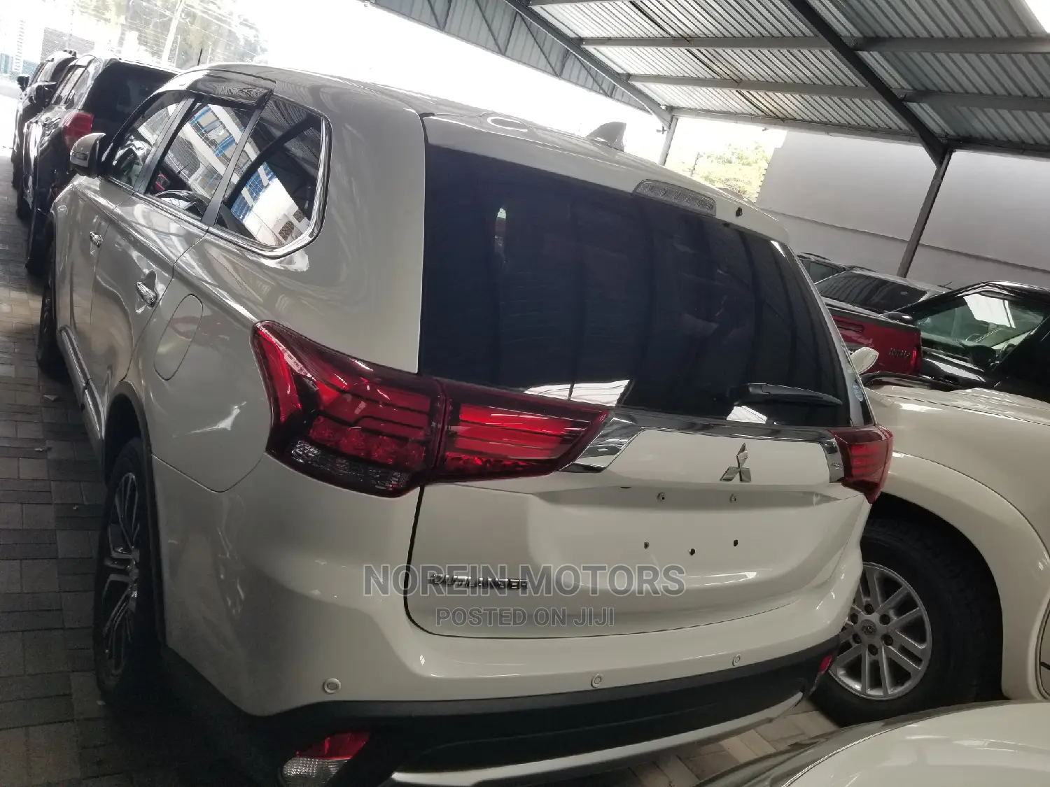 Mitsubishi Outlander 2015 Off White