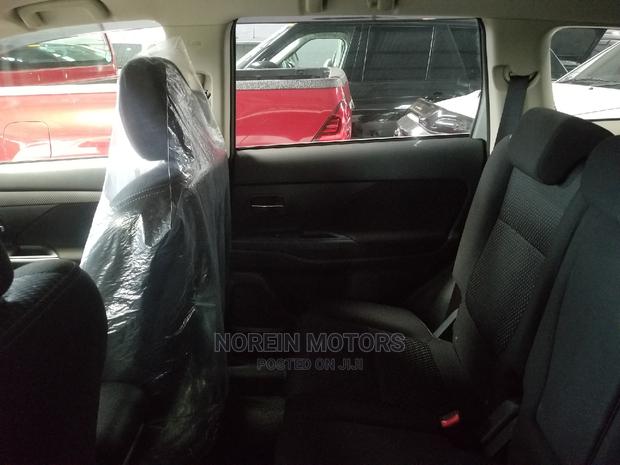 Mitsubishi Outlander 2015 Off White - thumbnail 4