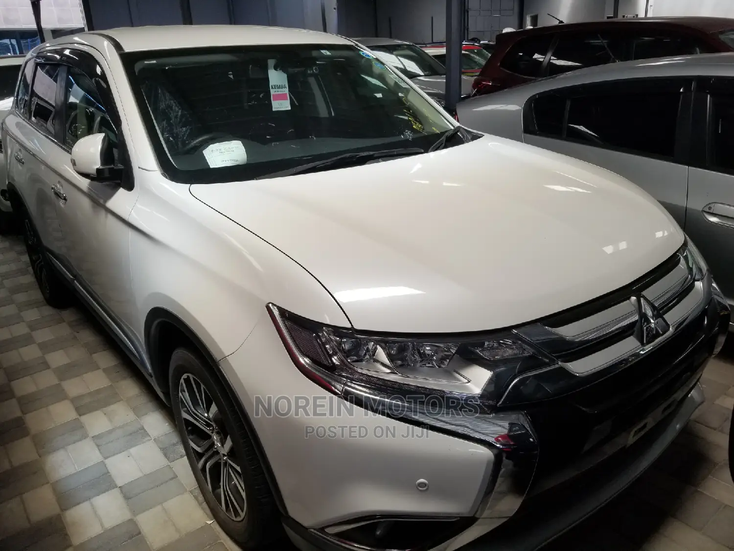 Mitsubishi Outlander 2015 Off White