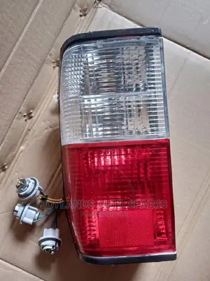 Tail Lamp Nissan Vannete