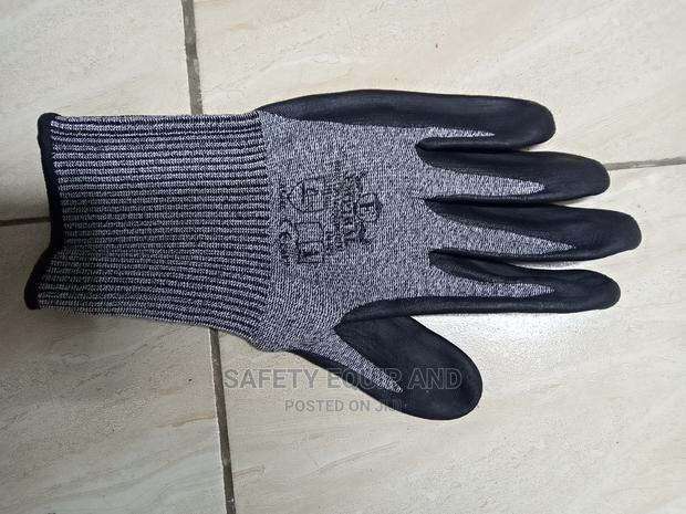 Safety Palm Gloves for Cutting - thumbnail 3