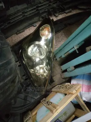 Wish 2002 Headlight Xenon