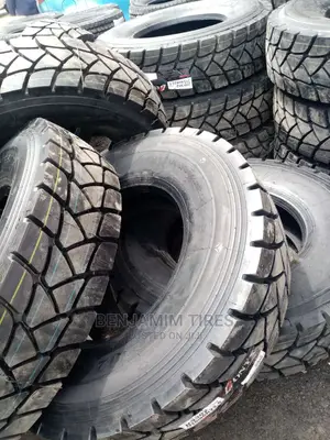 315/80/R22.5 Tires 20 Ply Rating Tubeles Oynx Make.