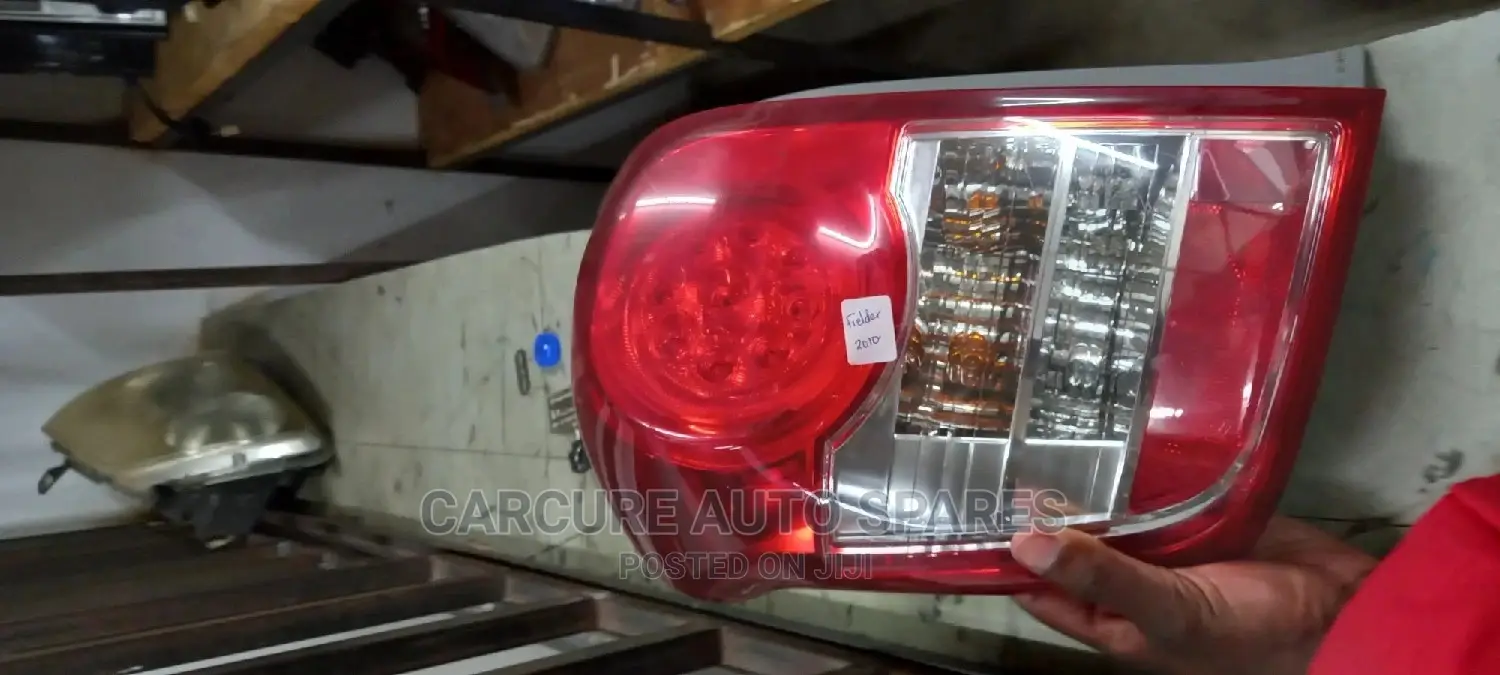 Fielder 2010 2011 Tail Lights