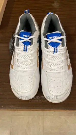 Wish Tennis/Badminton Trainers Shoes