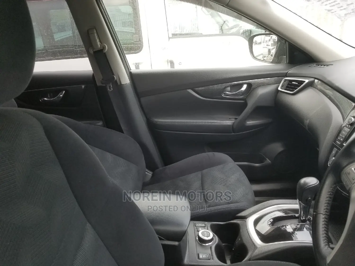 Nissan X-Trail 2014 SV Premium Black
