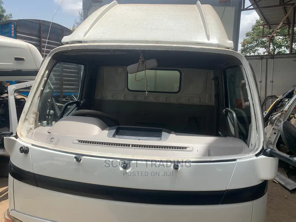 Toyota Dyna 2010 Front Windscreen