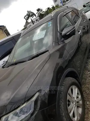 Nissan X-Trail 2014 SV Premium Black