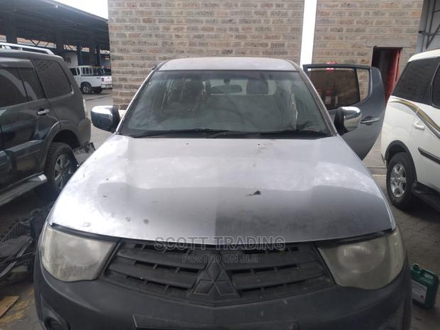 Mitsubishi L200 2008 Model Front Windscreen - main view