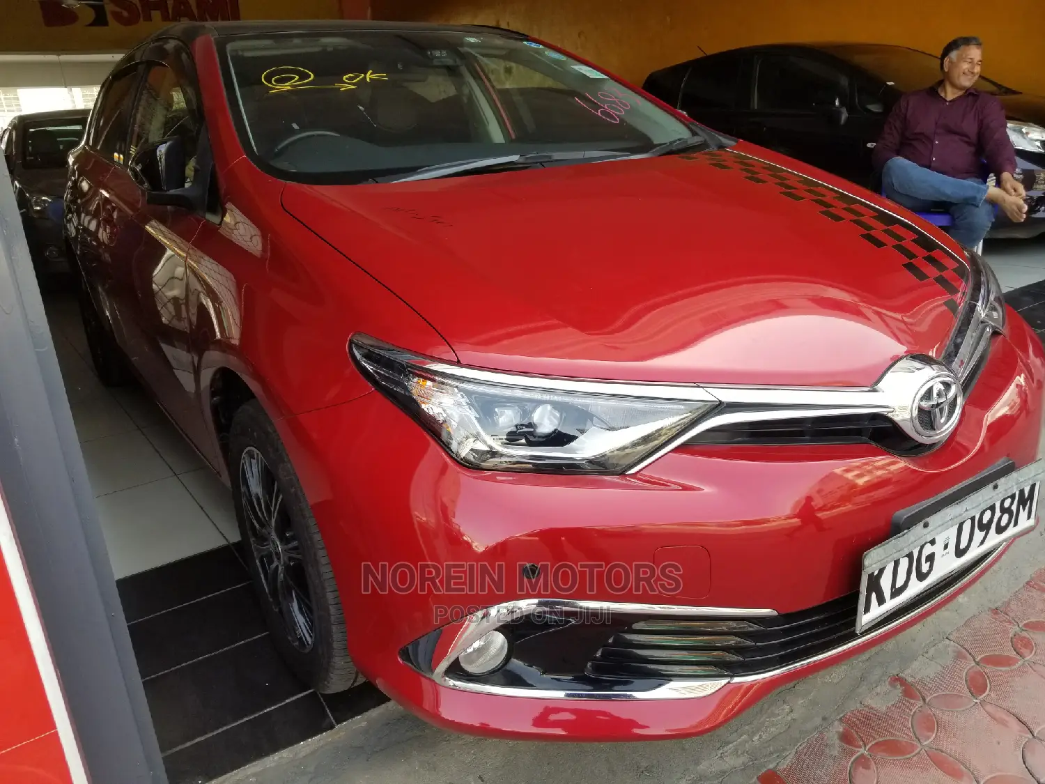 Toyota Auris 2014 Red