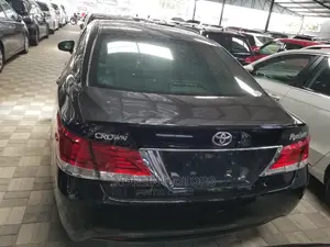 Toyota Crown 2015 Gray