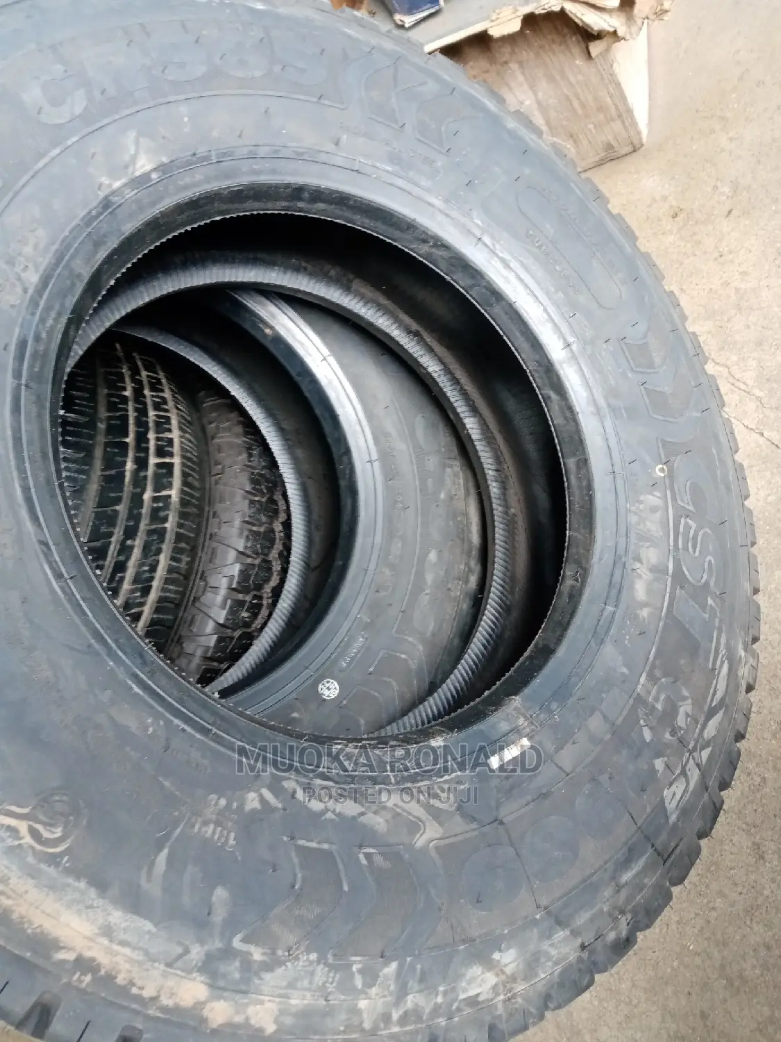 9.5R17.5 Cst Tyre