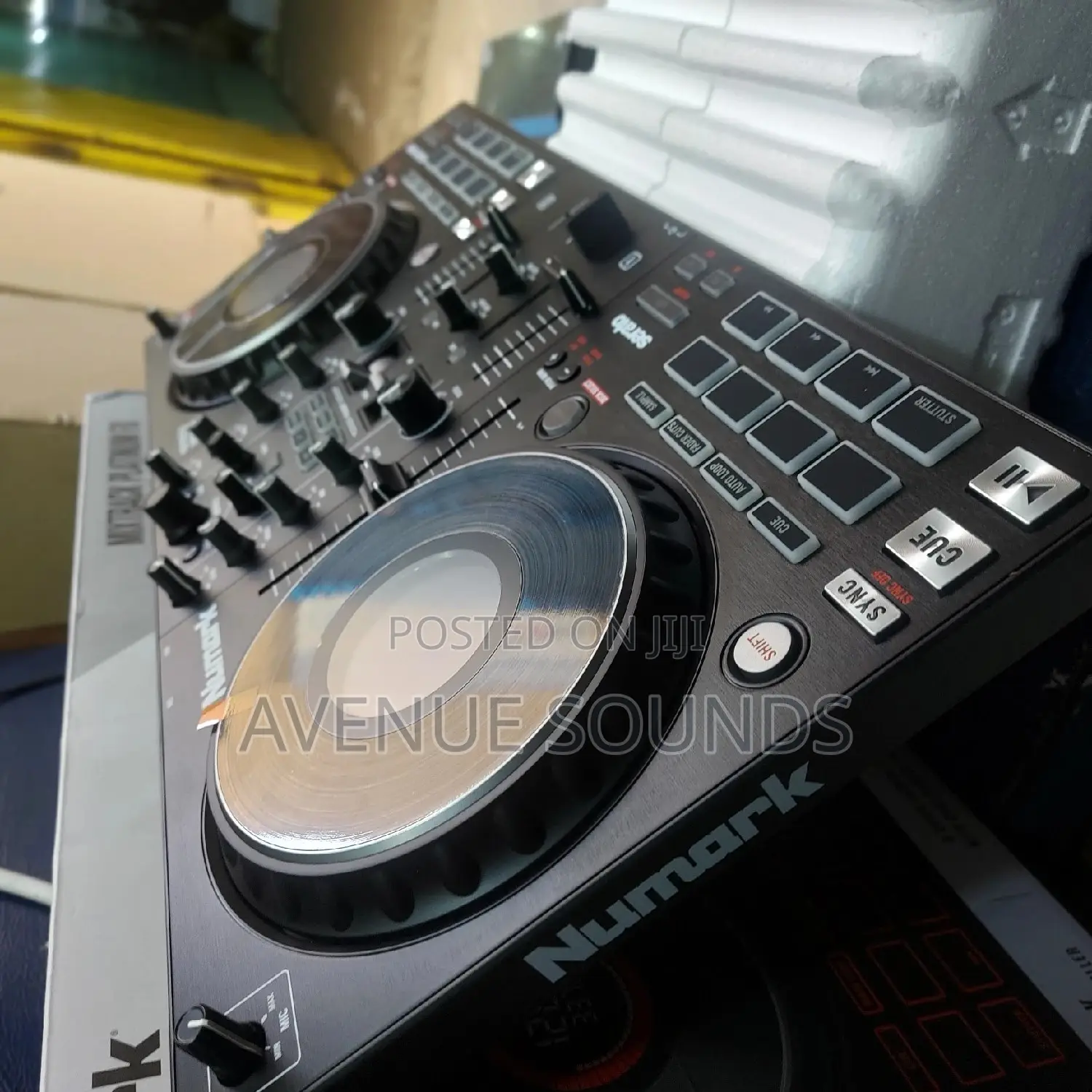 Numark Platinum FX DJ Controller
