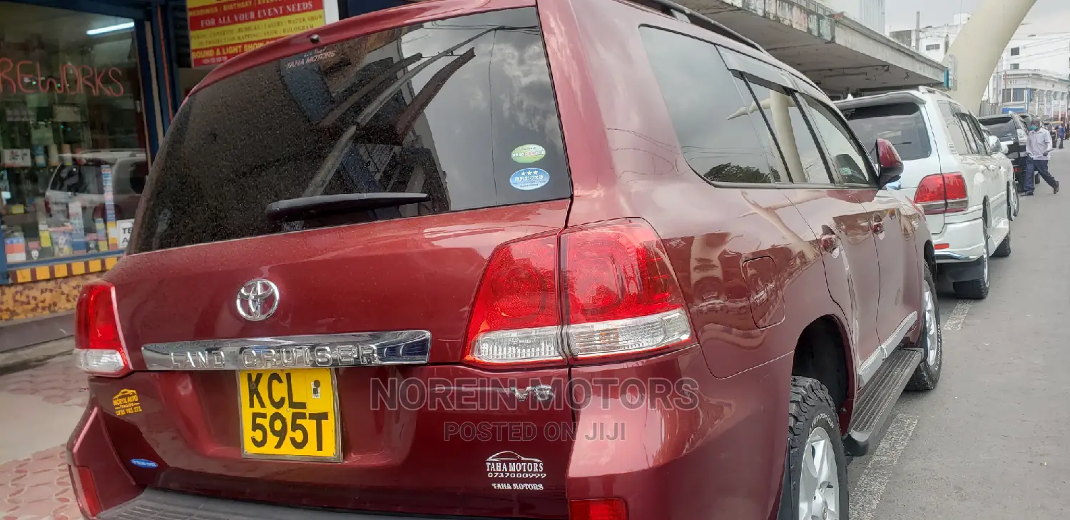 Toyota Land Cruiser 2009 Red