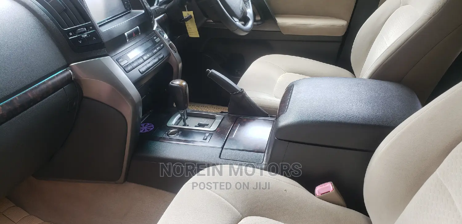 Toyota Land Cruiser 2009 Red
