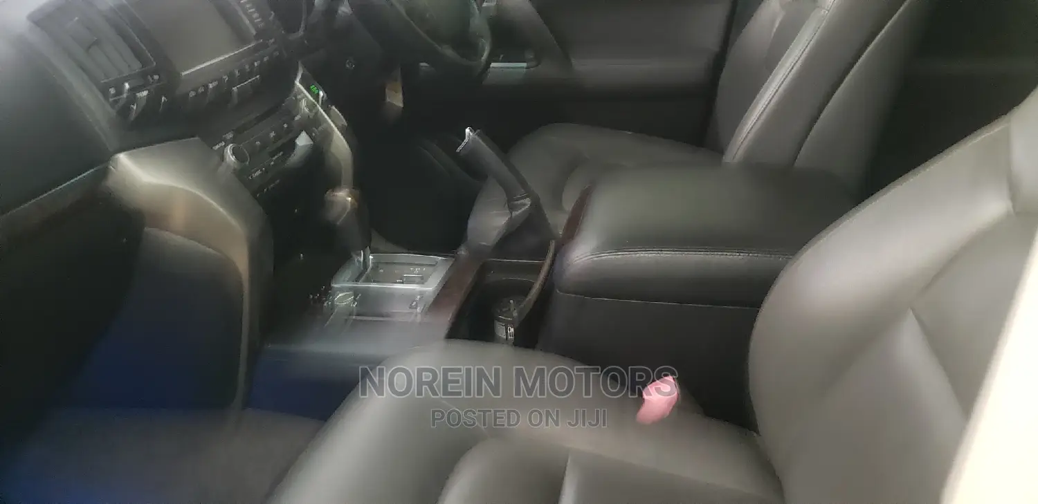 Toyota Land Cruiser 2008 Off White
