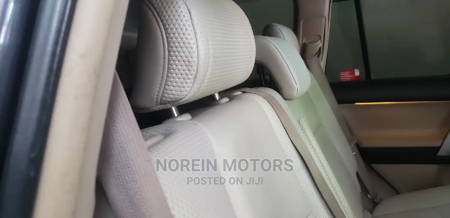 Toyota Land Cruiser Prado 2012 Gray