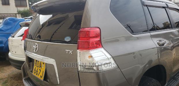 Toyota Land Cruiser Prado 2014 Gray - thumbnail 3