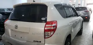 Toyota RAV4 2015 Teal