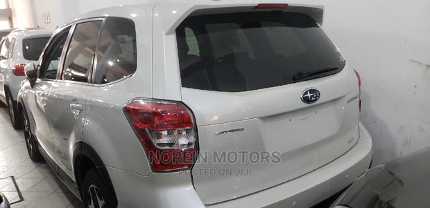 Subaru Forester 2015 Ivory - thumbnail 2