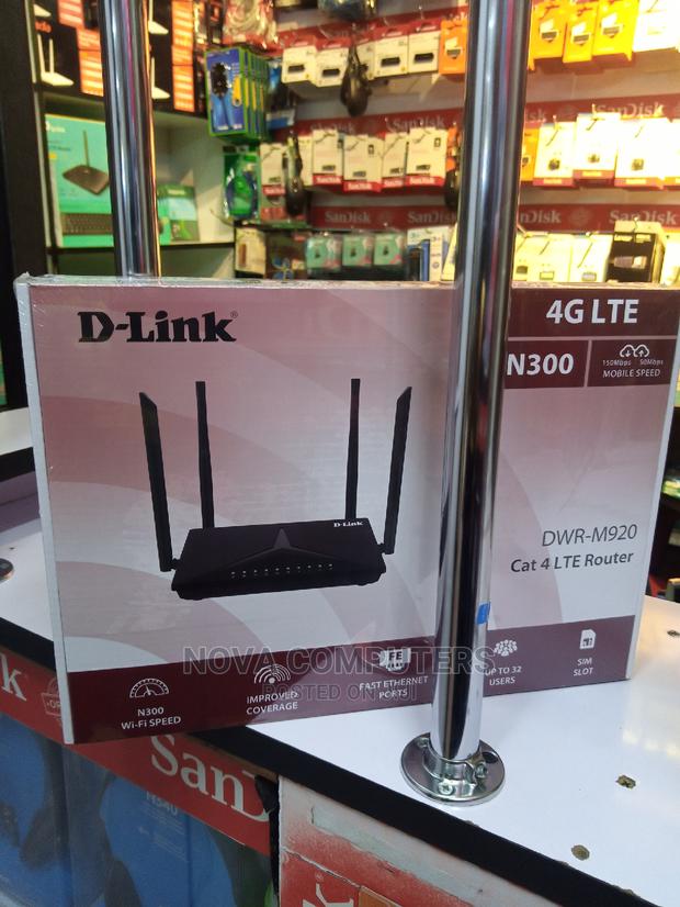 D-Link DWR-M920 4G N300 LTE Router - main view