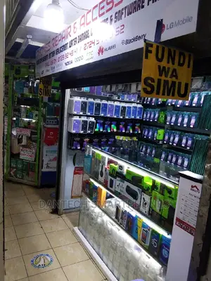 Samsungs/iPhones/Inifinix/Tecno/Oppo/Huawei: REPAIRS Service