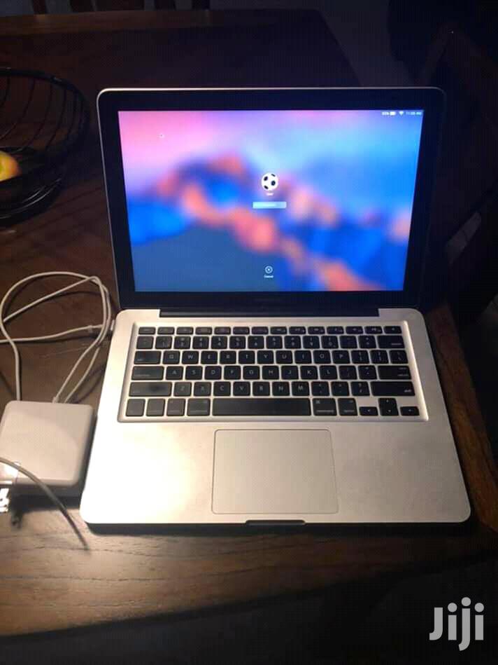 Laptop Apple MacBook Pro 4GB Intel Core i5 HDD 500GB