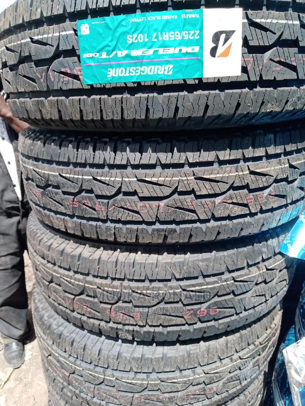 225/65r17 Bridgestone Tyre - thumbnail 2