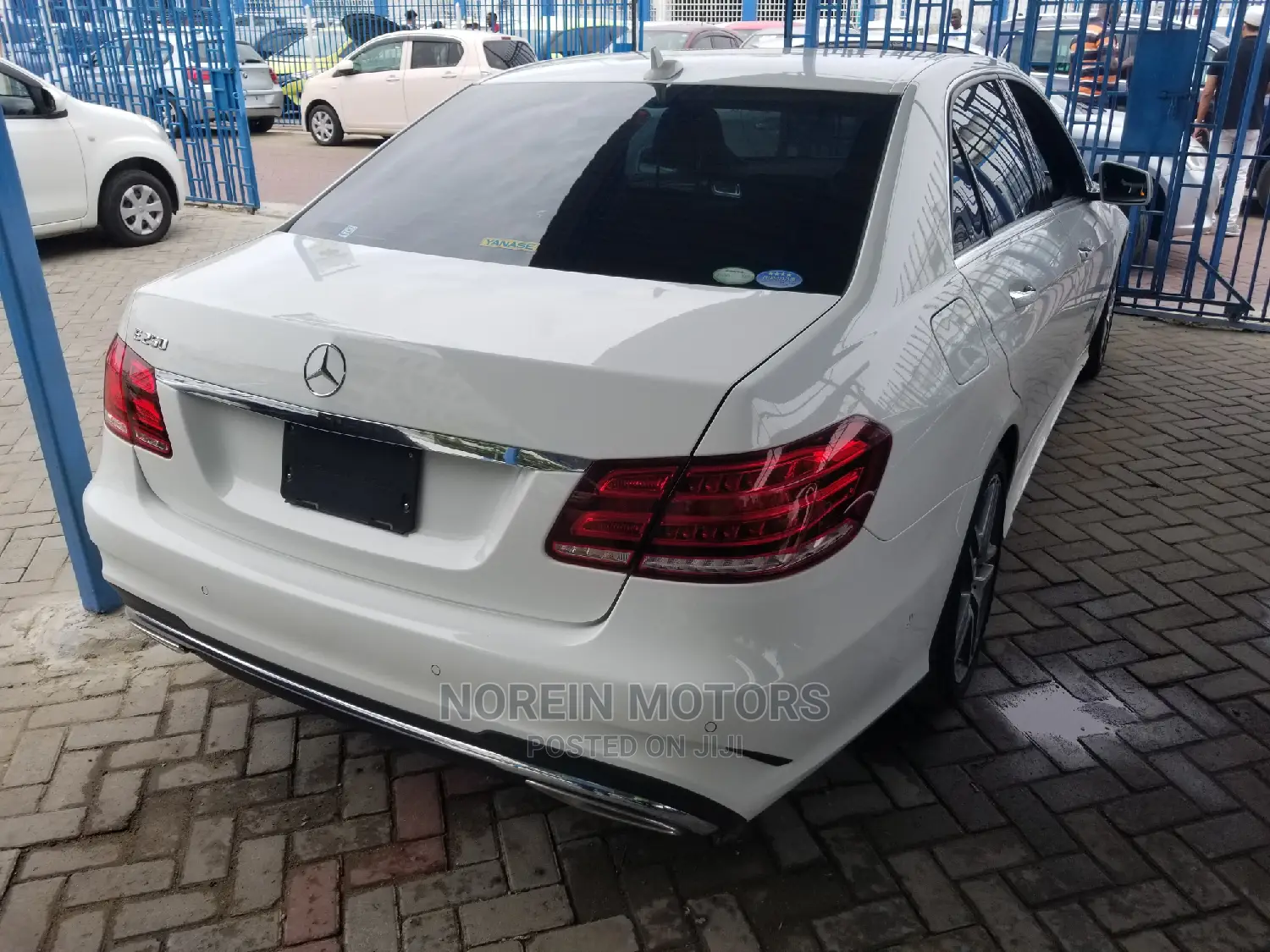 Mercedes-Benz E250 2014 SV Premium White