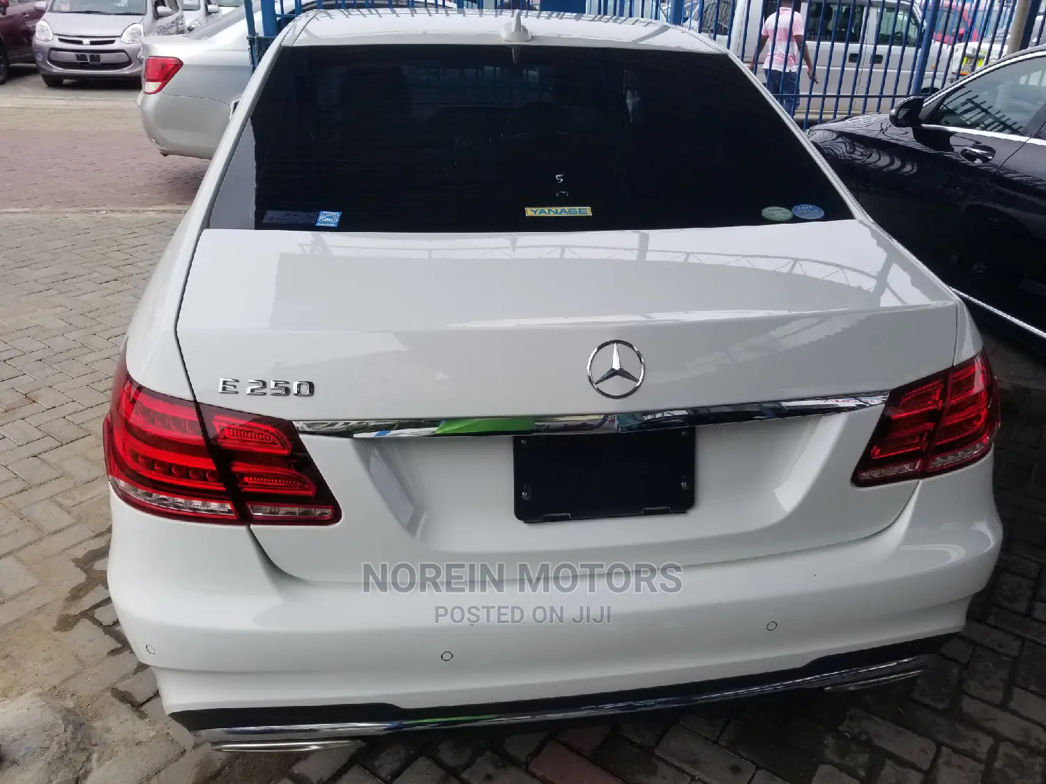 Mercedes-Benz E250 2014 SV Premium White